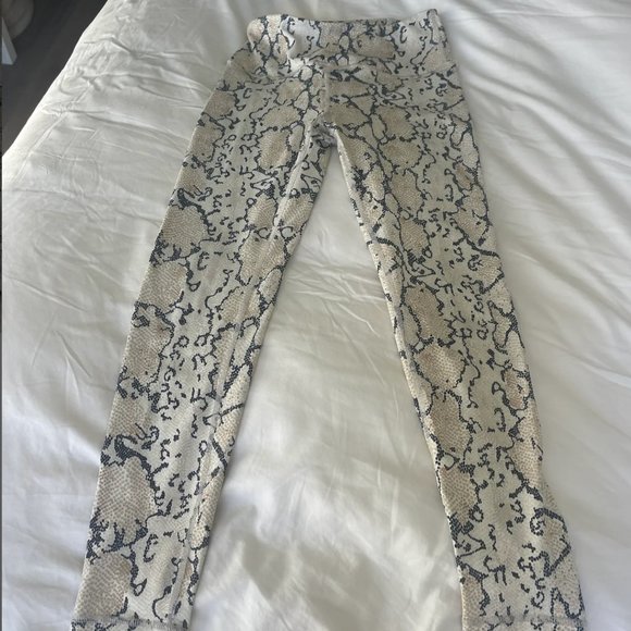 All Fenix White Python Snakeskin Printed Leggings Workout Gym High Rise XS - Picture 4 of 4